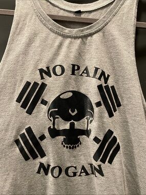 No Pain No Gain Gray Muscle Tank with Skull & Barbell Graphic